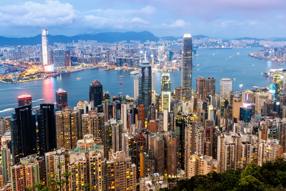 Recover a debt due in Hong Kong according to a judgment made in France